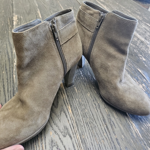 Anne Klein Brown Side Zip Boot Heel Size 7 Booties Shoe Leather Upper - Picture 13 of 13